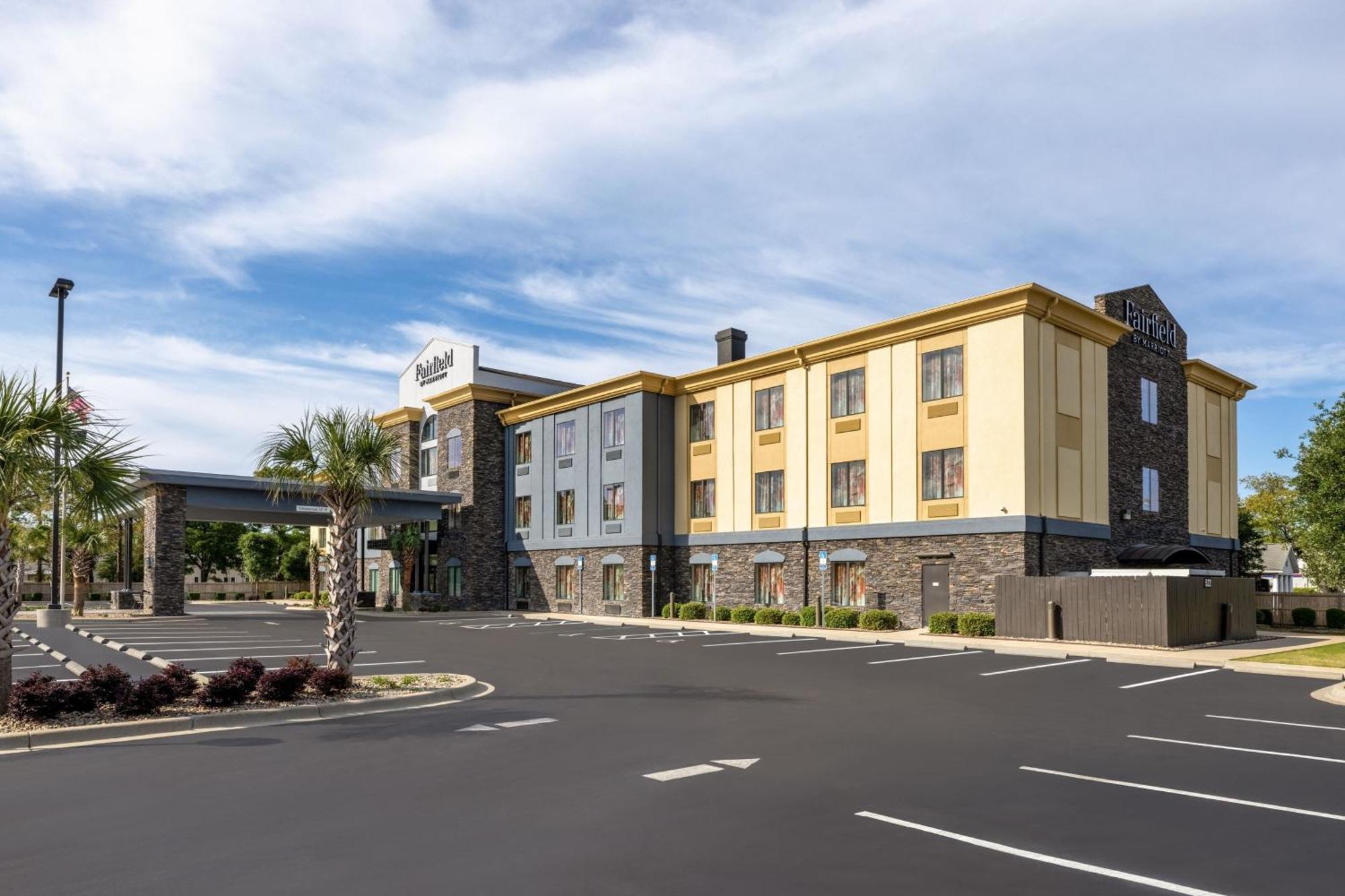 Fairfield Inn & Suites By Marriott Fort Walton Beach Hurlburt Area Exterior photo