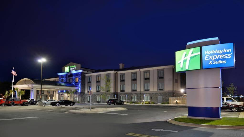 Fairfield Inn & Suites By Marriott Fort Walton Beach Hurlburt Area Exterior photo